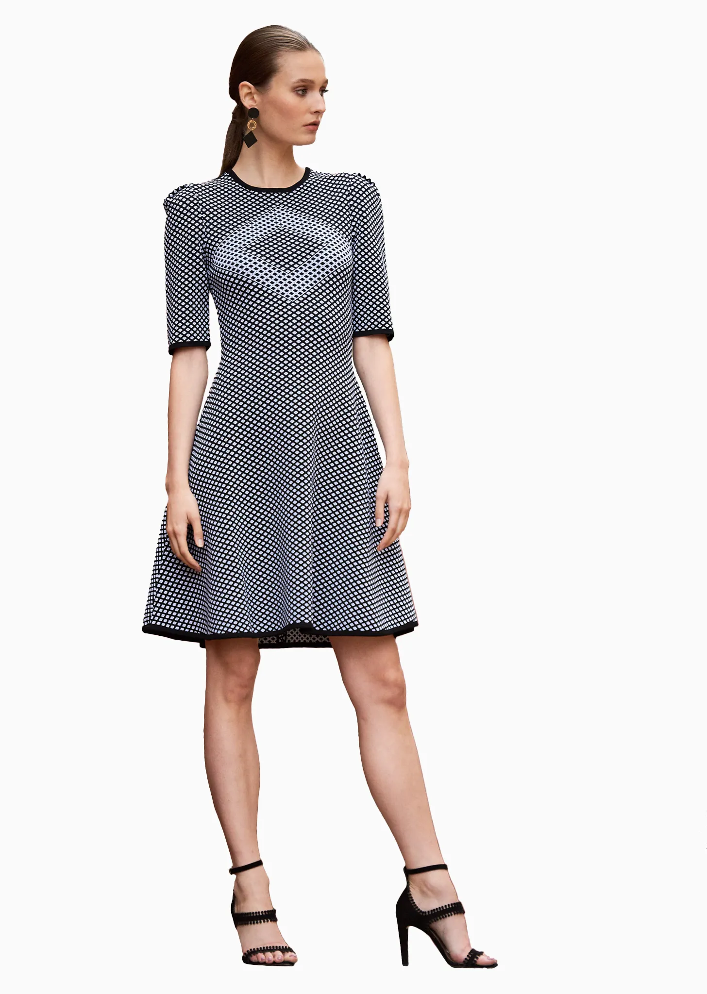 Chloe – Short Sleeve Diamond Motif Dress